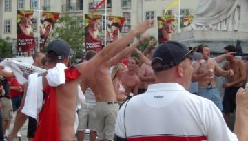 טיולי כדורגל. אוהדי נבחרת אנגליה בפורטוגל