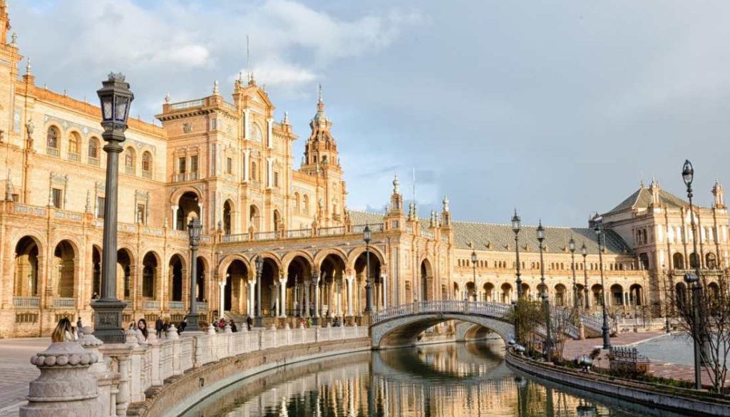 חופשה זוגית רומנטית - במרחק קצר מישראל. סביליה. מקור: פיקסביי